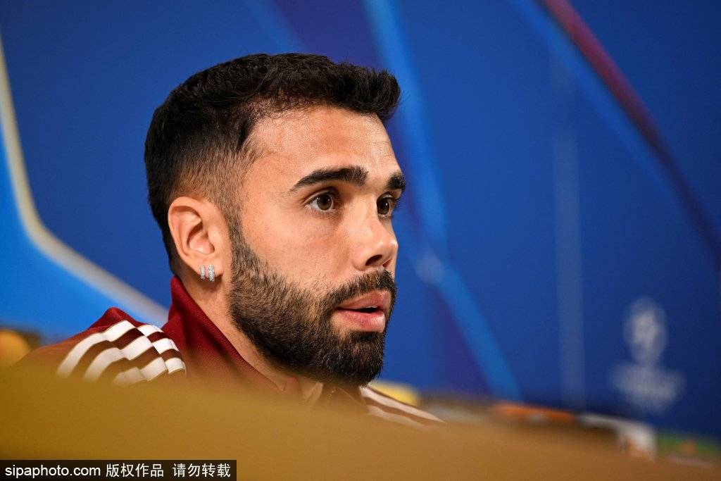 阿森纳女足迎战本菲卡：卫冕之路的关键考验