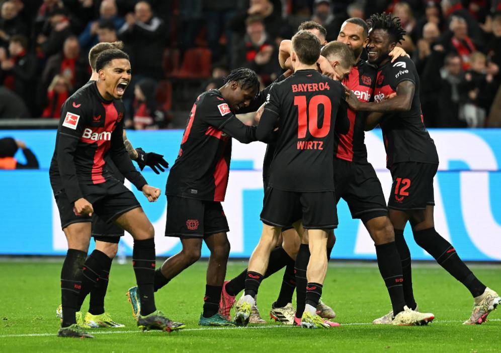 从0分垫底到德甲逆袭!勒沃库森换帅如换刀,穆里尼奥主场迎终极考验